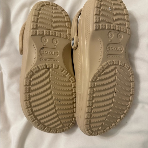 Tan crocs Clogs with Fleece Lining - Picture 2 of 3